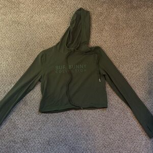 Buff bunny cropped hooded shirt